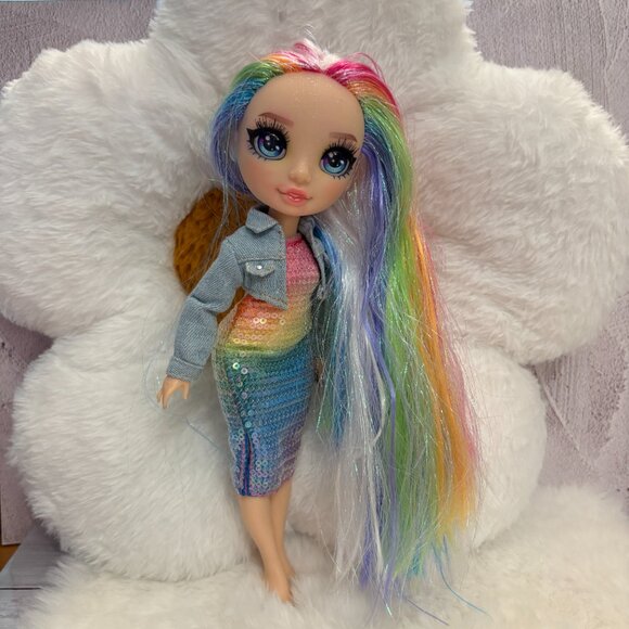 Rainbow High Amaya Raine Shimmer 11" Fashion Doll 2019 (SKU: 325TO) - Picture 6 of 14